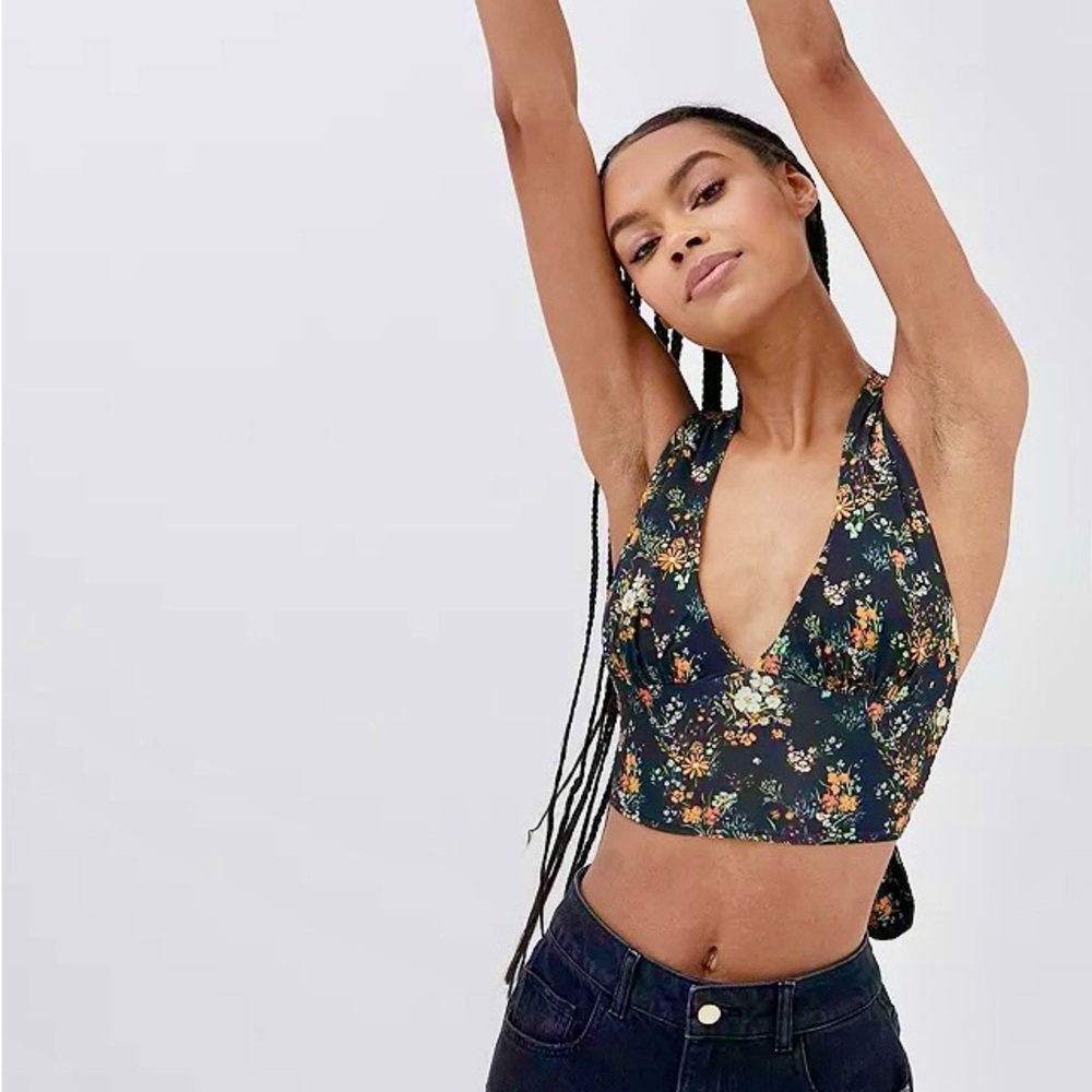 🌻 SLAYED Urban Outfitters Black Motif Floral Lace Trim Top-Small ✨